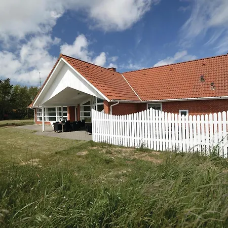 Feriehus Amazing In With Sauna
