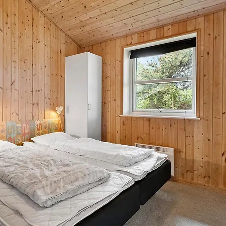 Feriehus Amazing In With Sauna